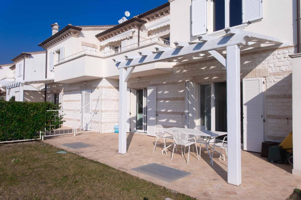 S018 - Sirolo, Nuovissimo Trilocale In Pietra Con Giardino Dx 아파트 외부 사진